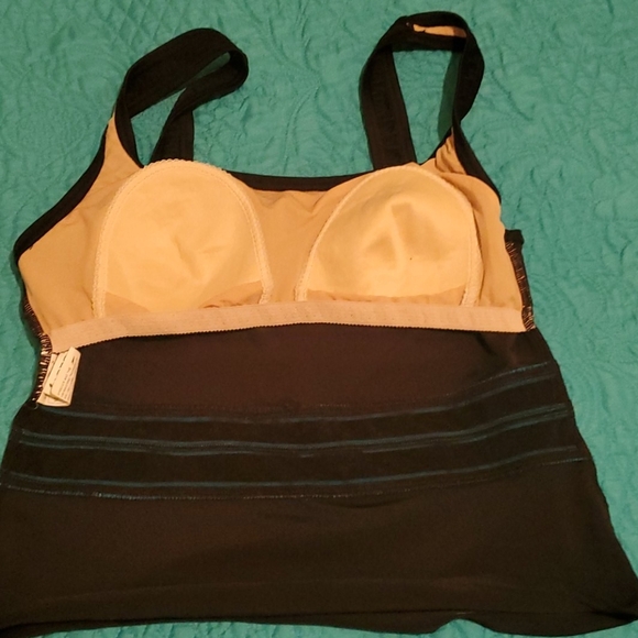 Swimming top - Picture 2 of 3